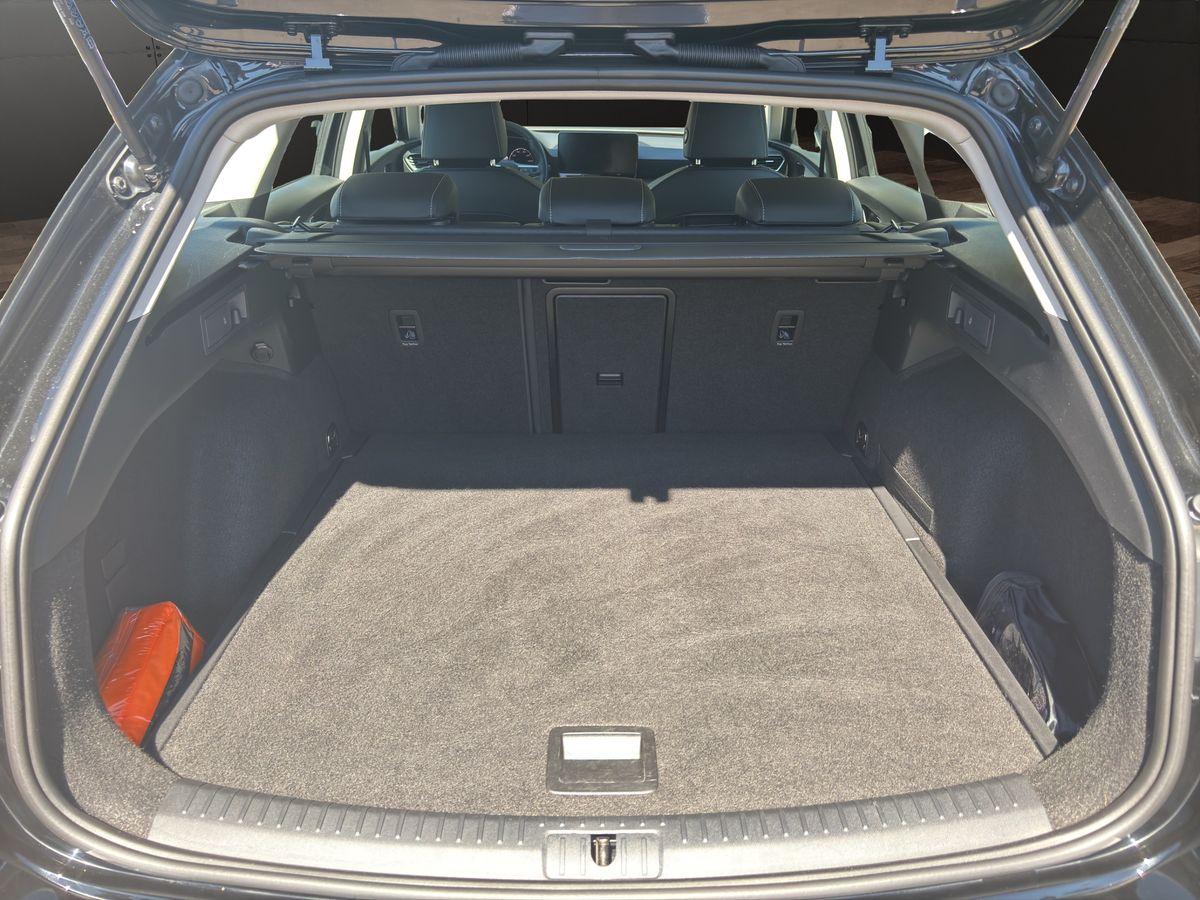 Leon Style 2.0 TDI DSG NAVI RFK LED MEMORY