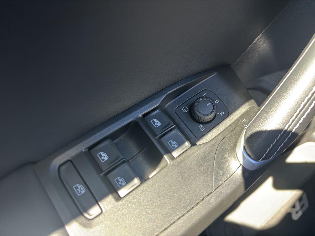 Leon Style 2.0 TDI DSG NAVI RFK LED MEMORY