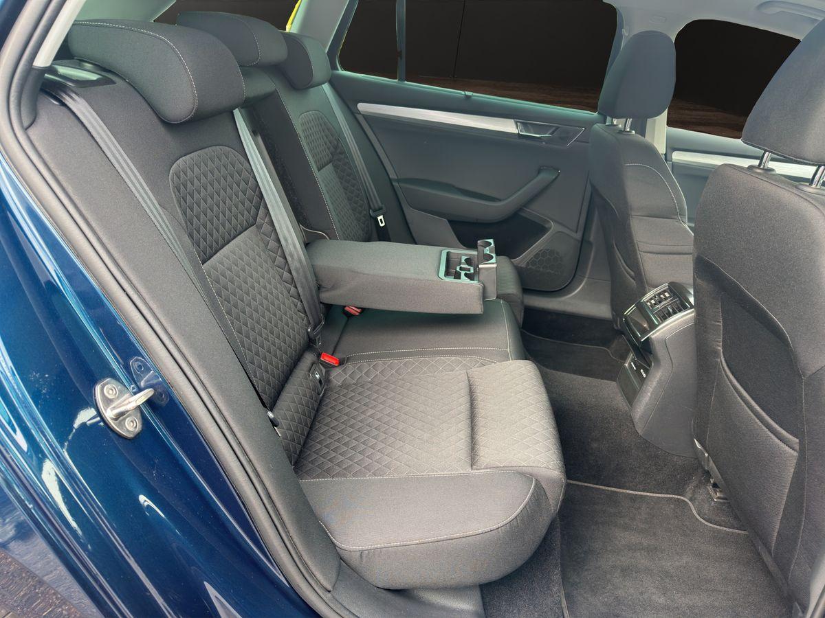 Superb Ambition 2.0 TDI DSG AHK RFK SCHIEBEDACH NAVI