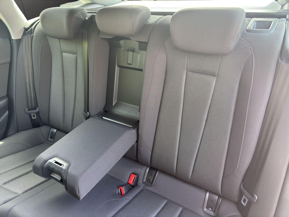 A4 Avant 2.0 TDI quattro  AHK RFK STDHZ NAVI LED GRA
