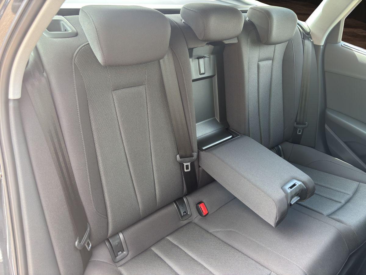 A4 Avant 2.0 TDI quattro  AHK RFK STDHZ NAVI LED GRA