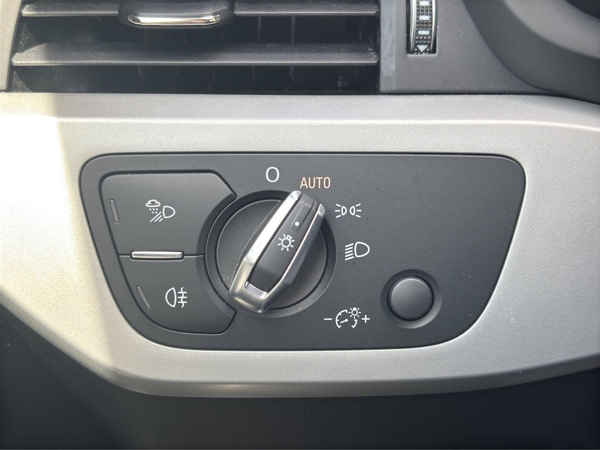 A4 Avant 2.0 TDI quattro  AHK RFK STDHZ NAVI LED GRA
