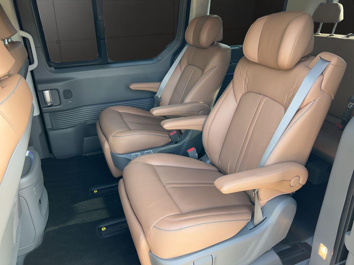 STARIA Signature 2WD 2.2 CRDi KAT 7-Sitzer