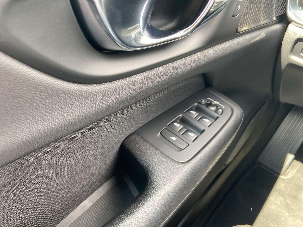 V60 Momentum 2.0 Diesel Navi AHK