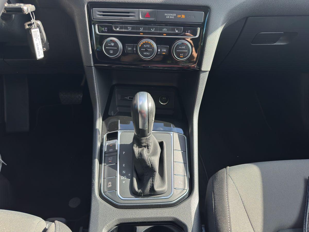 Golf Sportsvan Highline 1.5 DSG NAVI LED ACC AHK