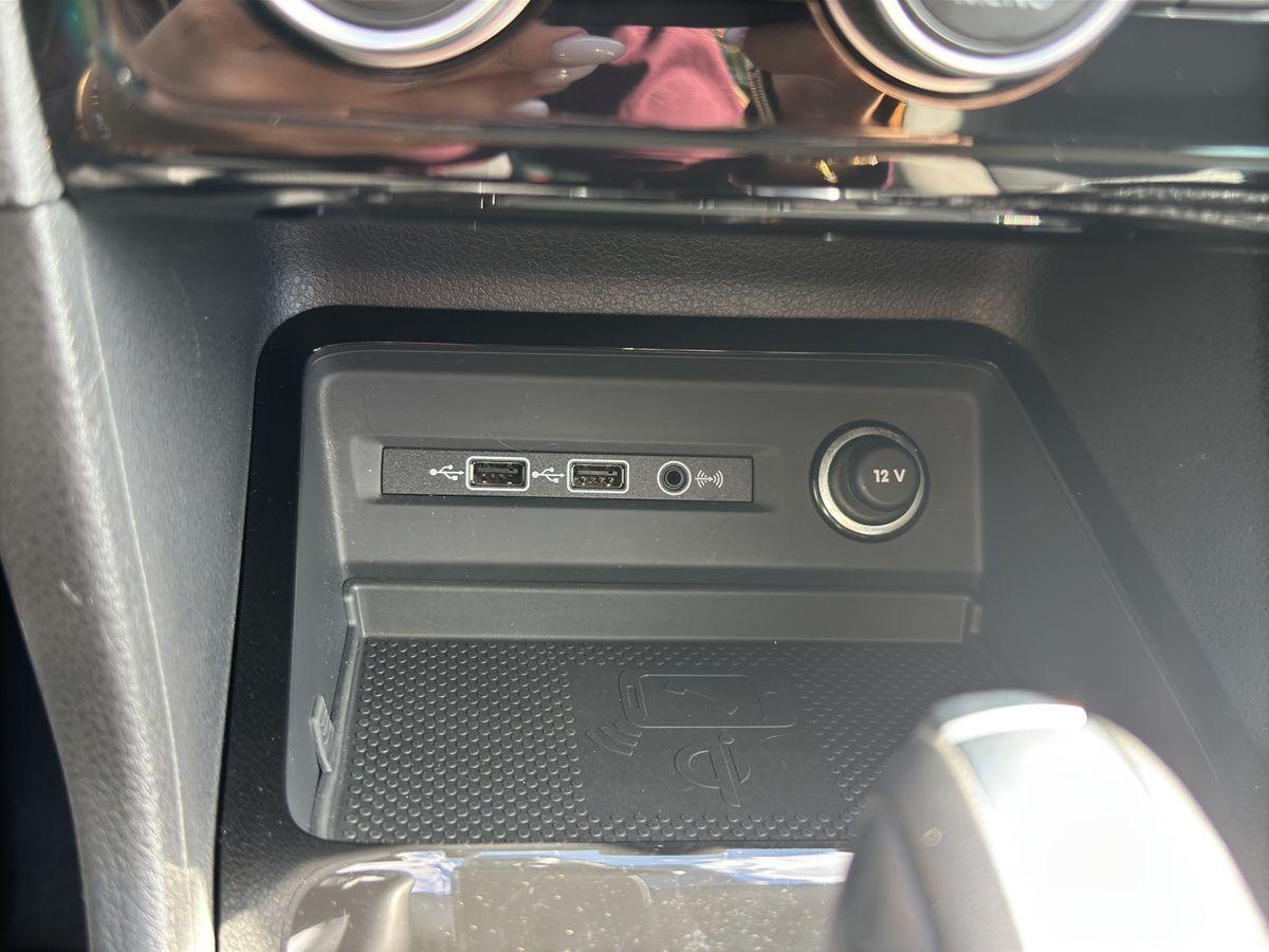 Golf Sportsvan Highline 1.5 DSG NAVI LED ACC AHK