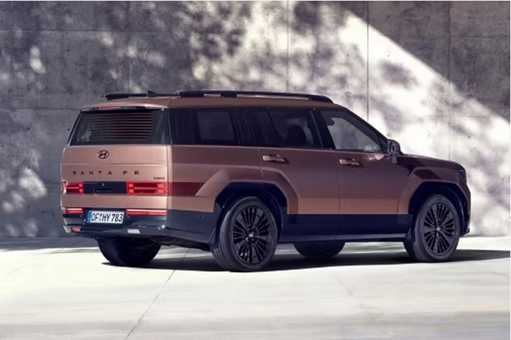 3-Screenshot-2025-06-17-at-16-07-45-Hyundai-SANTA-FE-Autohaus-Arnhoelter